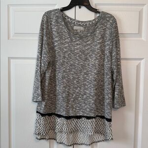 Lightweight Sweater with Ruffled Hem Ll
